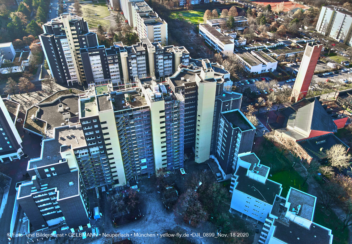 18.11.2020 - Marx-Zentrum und Wohnanalge Karl-Marx-Ring 52-62 in Neuperlach